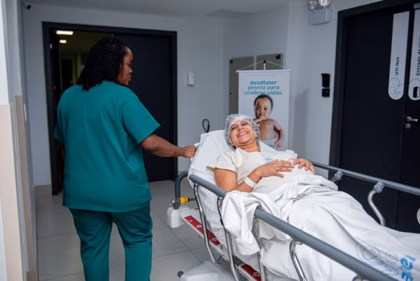 Healthcare structured cabling and network infrastructure for a Chicagoland hospital